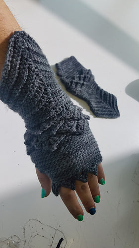 Demi-Gaunt Crochet Fingerless Gloves