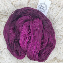 Load image into Gallery viewer, When I think about you, I touch my skein
